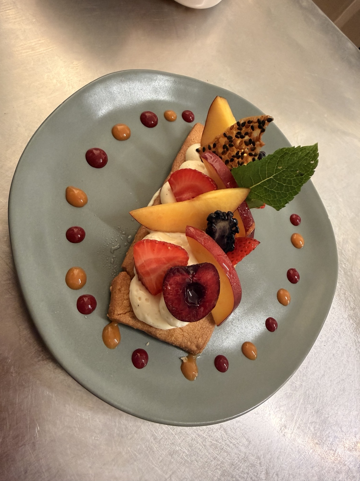 Dessert aux fruits frais du restaurant